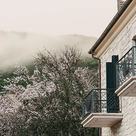 Levidi Suites