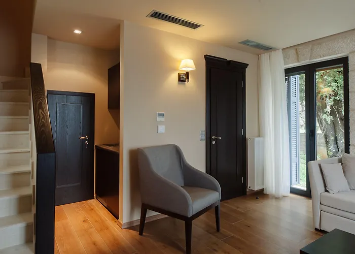 Отель Levidi Suites Левидхион